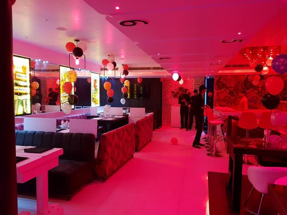 Hotel Mandakini Lush Kanpur Esterno foto